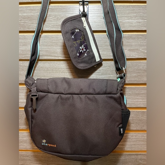 Sherpani cross-body bag - Picture 4 of 11